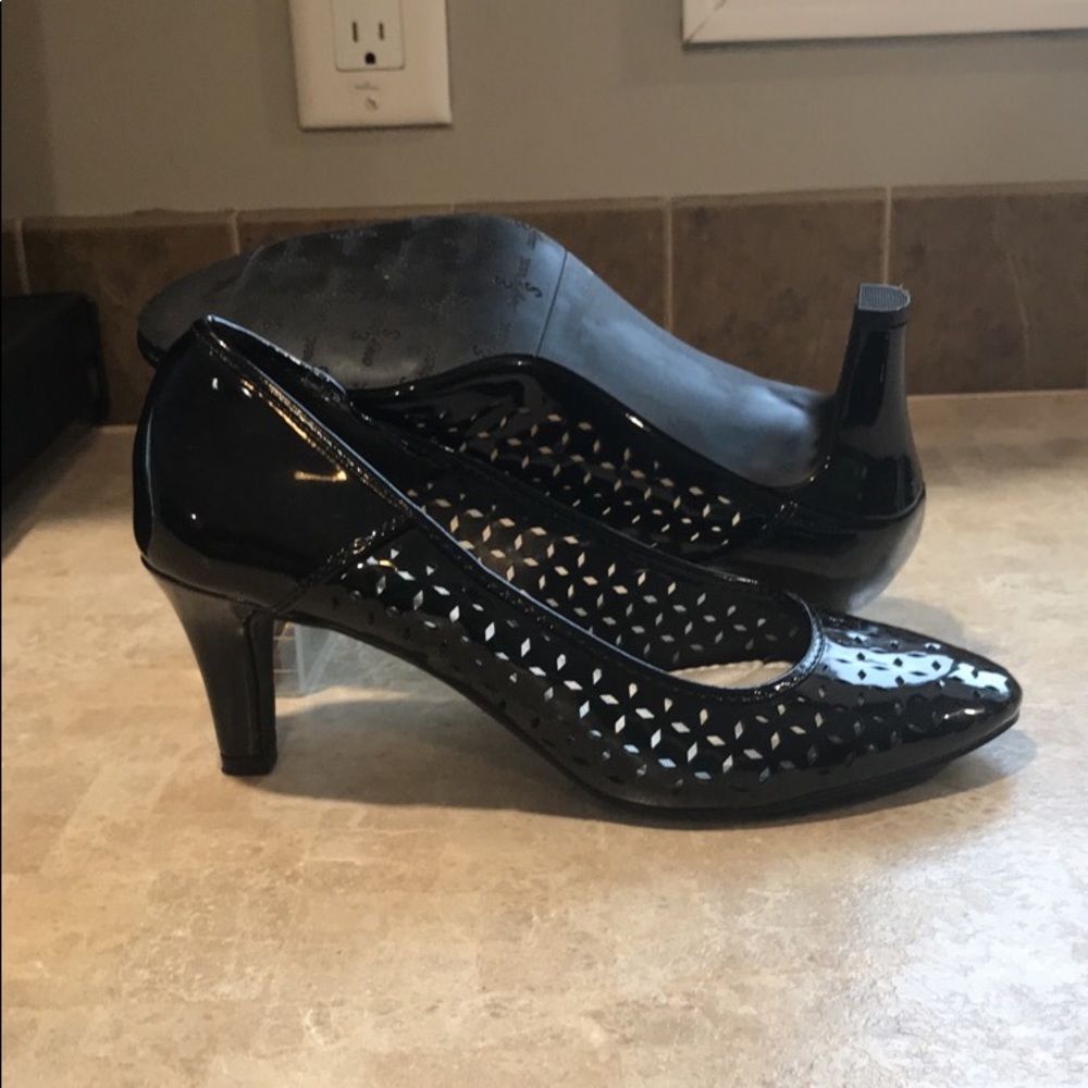 Easy street memory foam heels sz 8.5